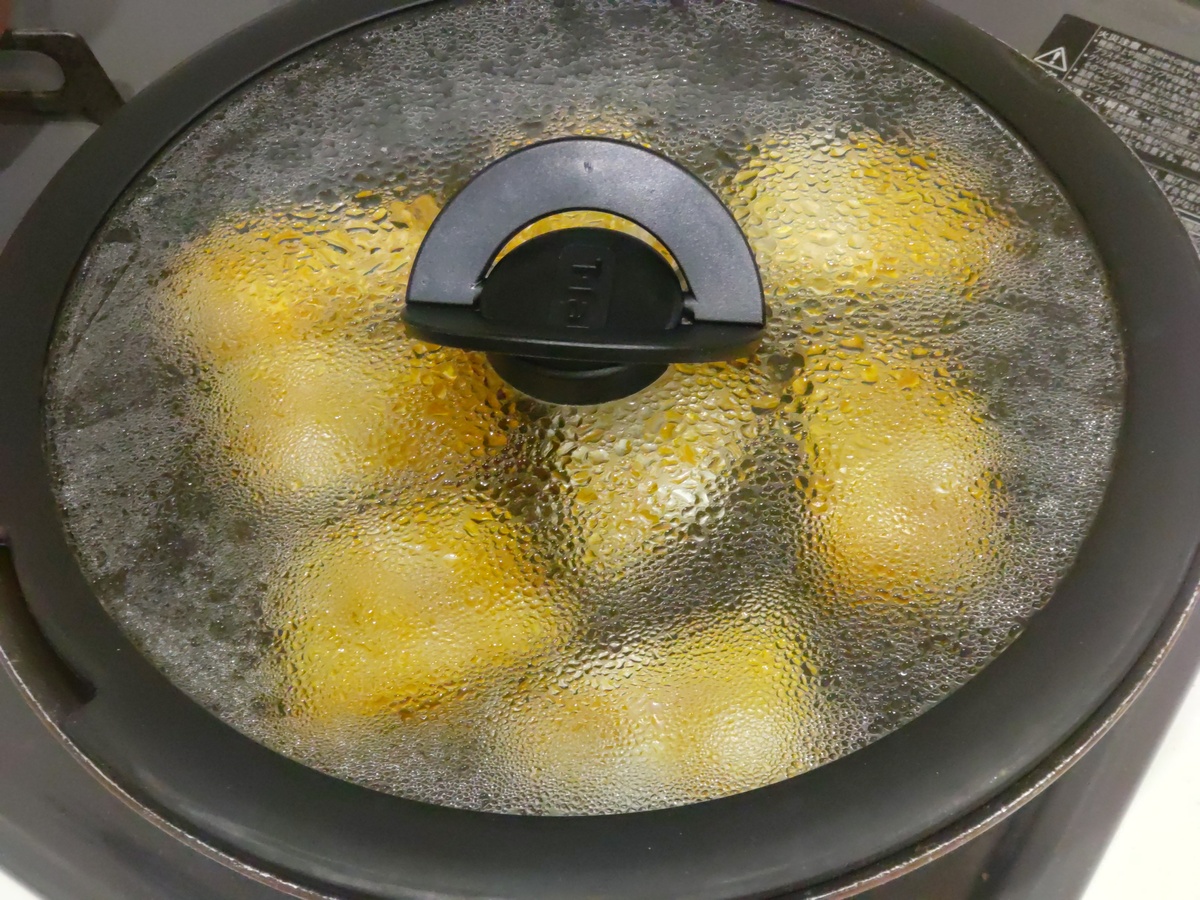 ふたをしてフライパンで焼く